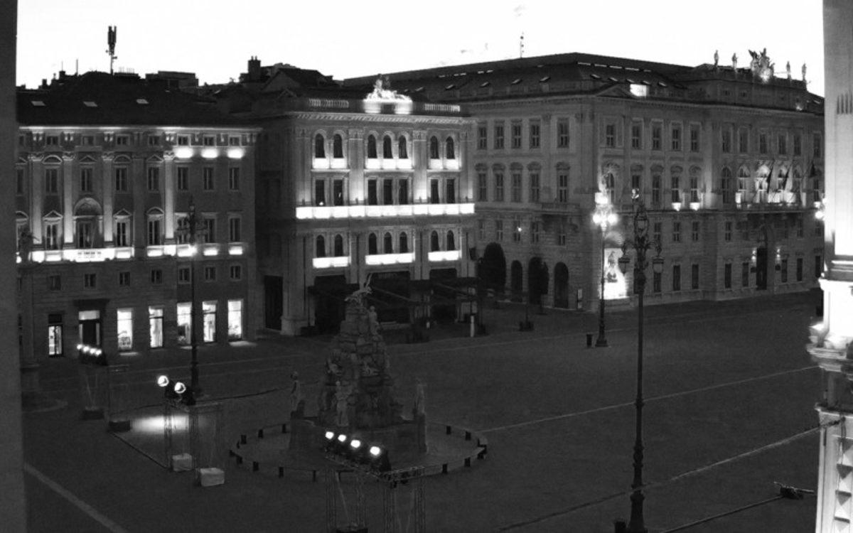 Karantina Altındaki Bir Fotoğrafçı, Güvenlik Kameralarıyla İtalya’yı Görüntüledi