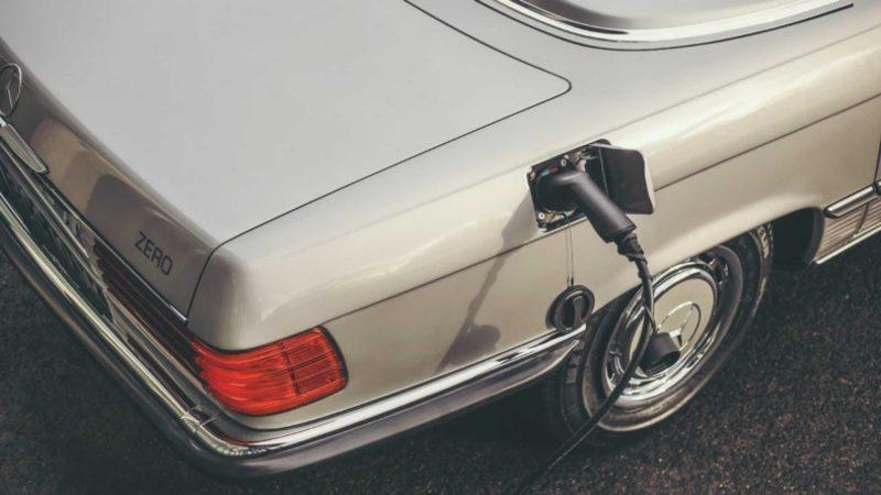 Dünyanın Tamamen Elektrikli İlk Klasik Mercedes Benz SL Modeli ile Tanışın