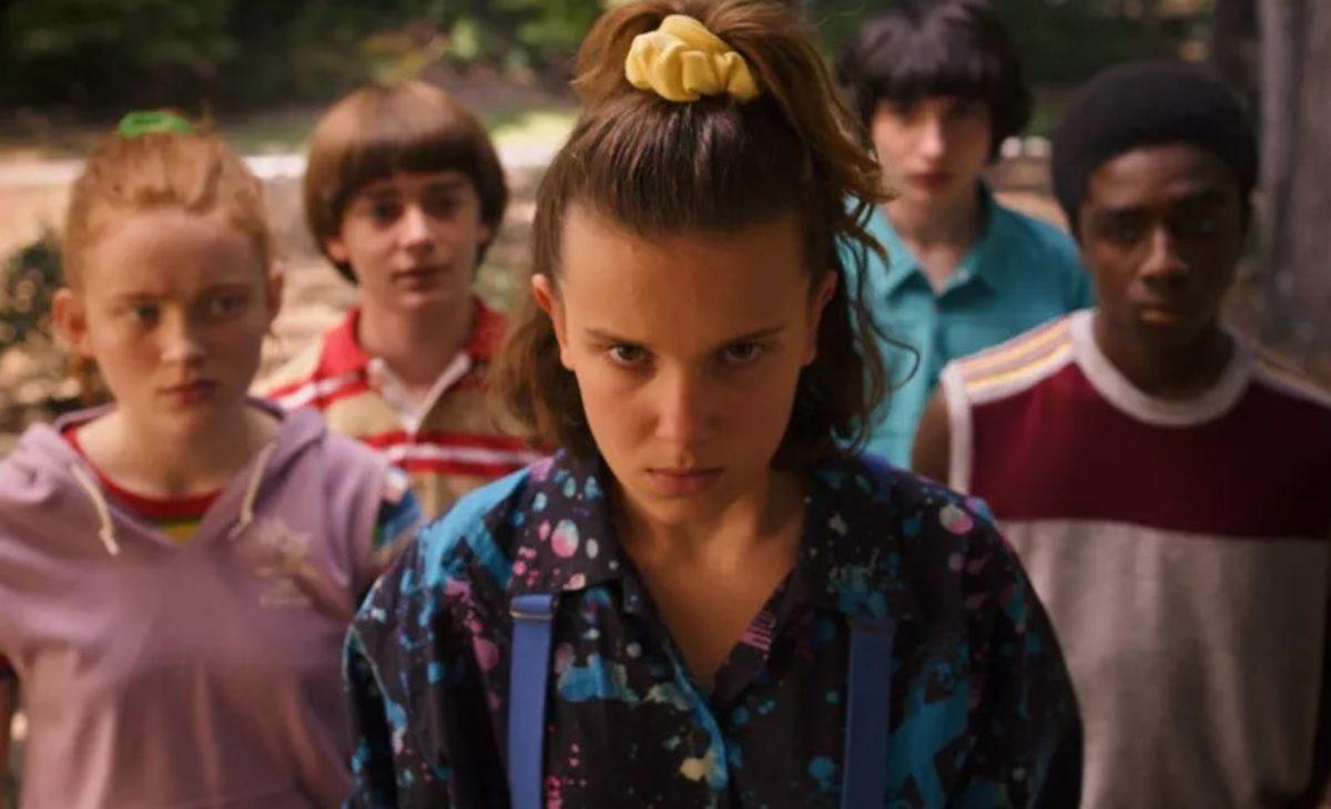 Stranger Things’in 1980’lerden Fırlamış Gibi Görünen Kamera Arkası Görüntüleri Yayınlandı