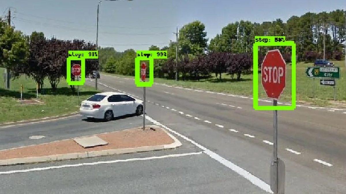 Google’ın Geliştirdiği Yapay Zeka, Yenilenmesi Gereken Trafik İşaretlerini Belirliyor
