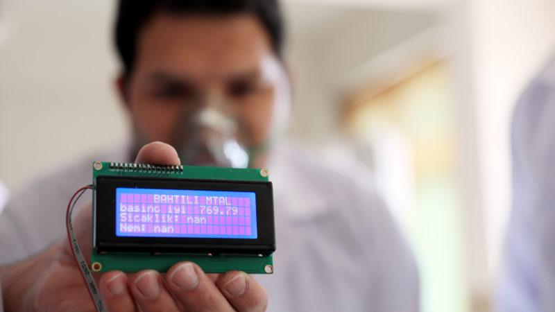 Antalya’daki Meslek Lisesi Öğretmenleri, Koronavirüs Tedavisi İçin Solunum Cihazı Üretti