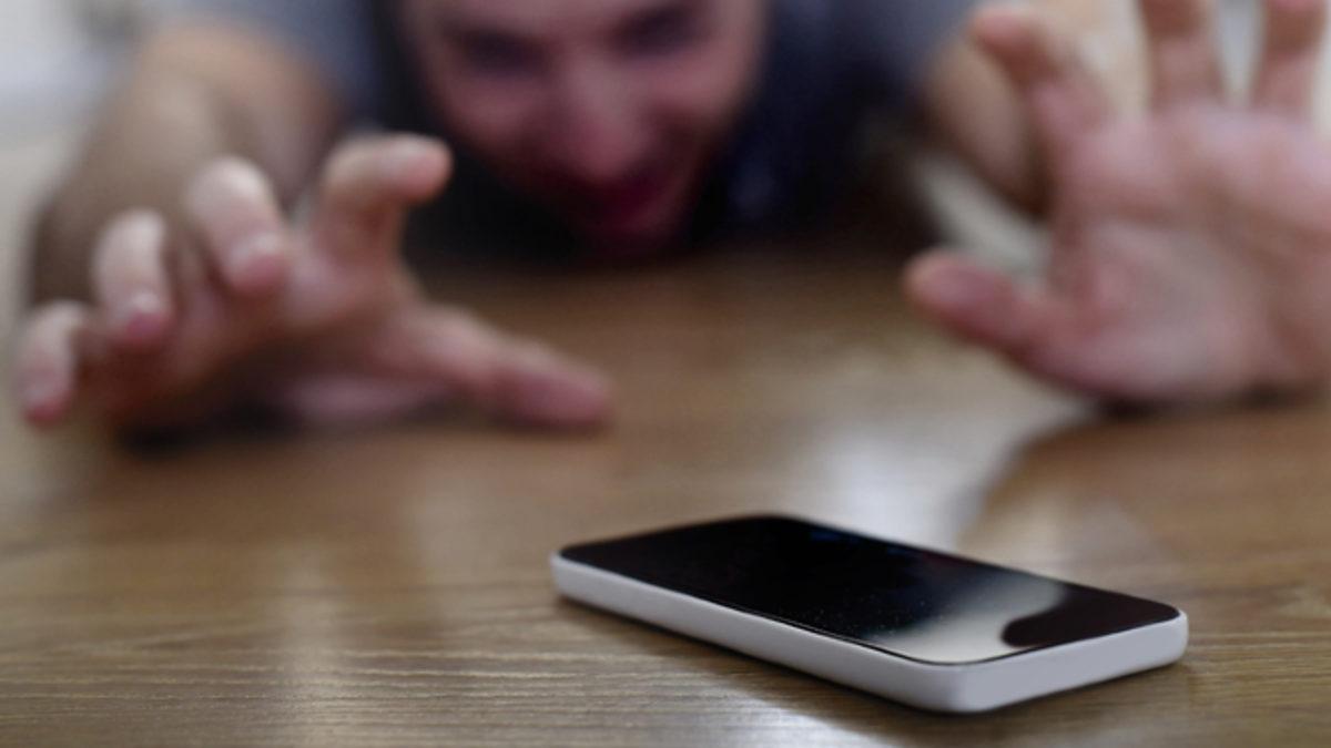 Online Ortam, İnsanları ’Siber Kimlik-Gerçek Kimlik’ Çatışmasına Sürüklüyor