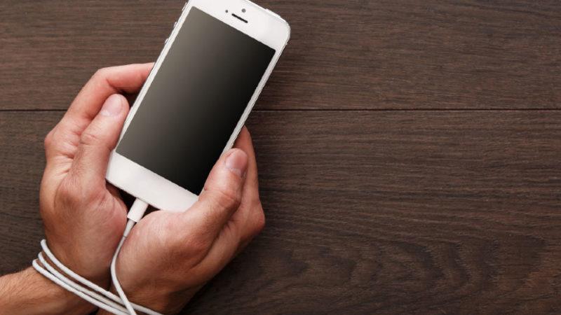 Online Ortam, İnsanları ’Siber Kimlik-Gerçek Kimlik’ Çatışmasına Sürüklüyor