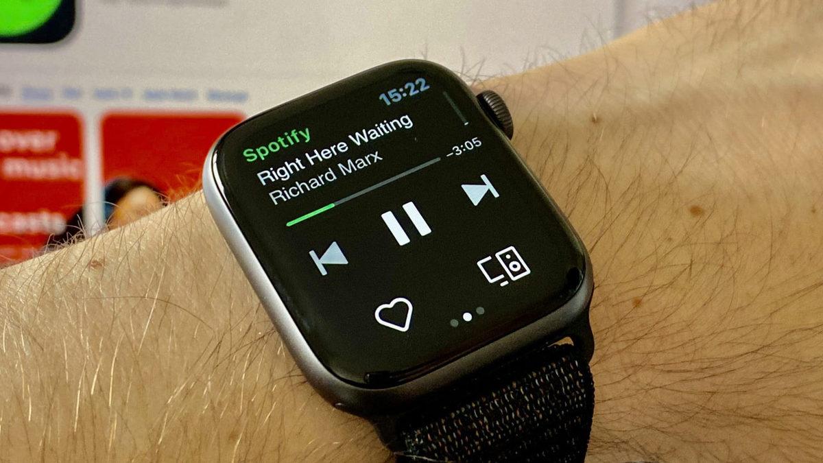 Spotify, Apple Watch’un Siri Desteğine Kavuştu