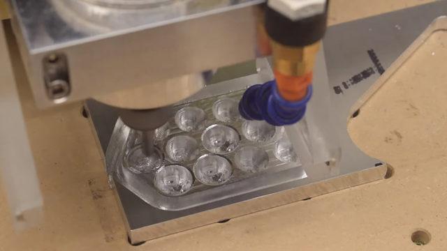 Bir YouTuber, Yeni Mac Pro Tasarımının Bir Kopyasını Üreterek Peynir Rendeledi (Video)