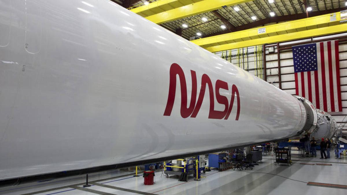 NASA’nın İkonik ’Solucan’ Logosu, Falcon 9 ile Geri Dönüyor