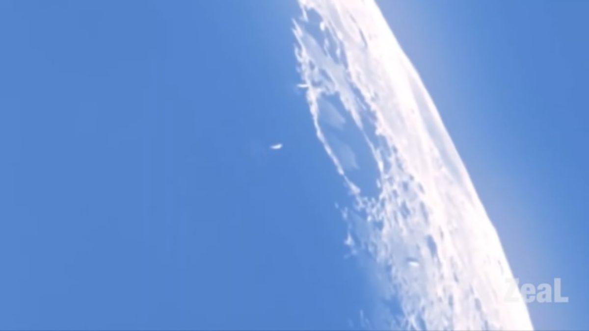 Bir Siz Eksiktiniz: Ay Çevresinde UFO Benzeri Cisimler Görüntülendi (Video)