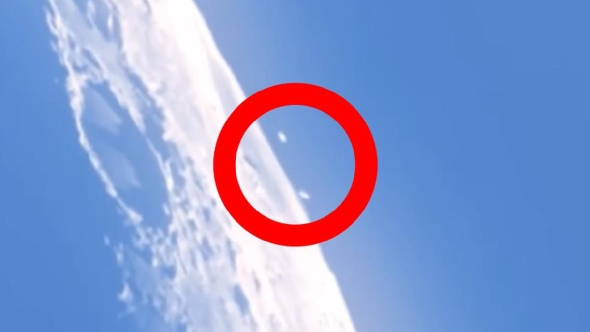 Bir Siz Eksiktiniz: Ay Çevresinde UFO Benzeri Cisimler Görüntülendi (Video)