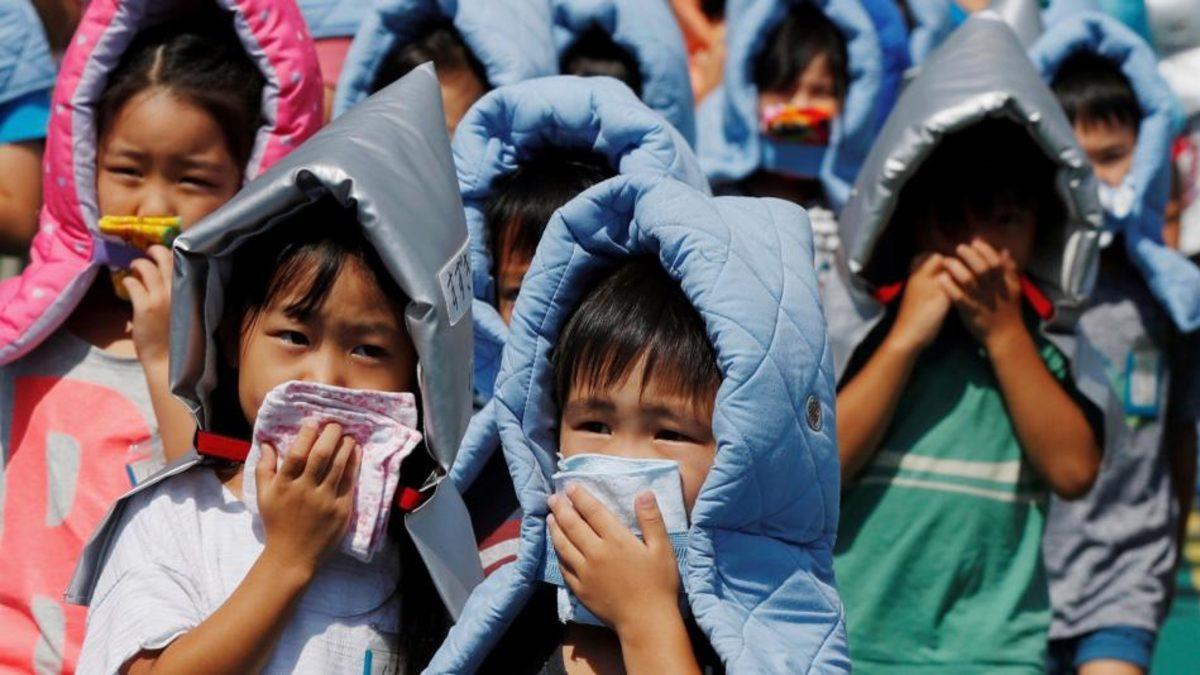 Japonya, Acil Durumlarda Yardım Çağırabilmek İçin Okullarda Telefon Yasağını Kaldırdı