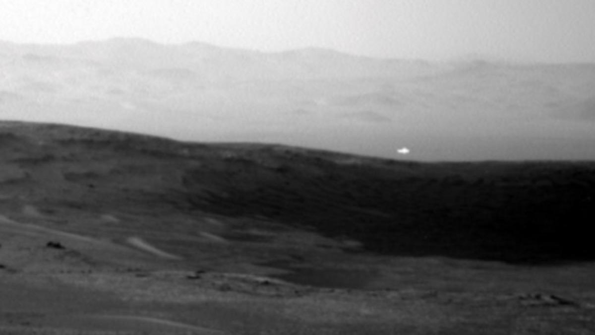 Uzay Aracı Curiosity Rover’ın Kızıl Gezegende Yakaladığı Gizemli Işık