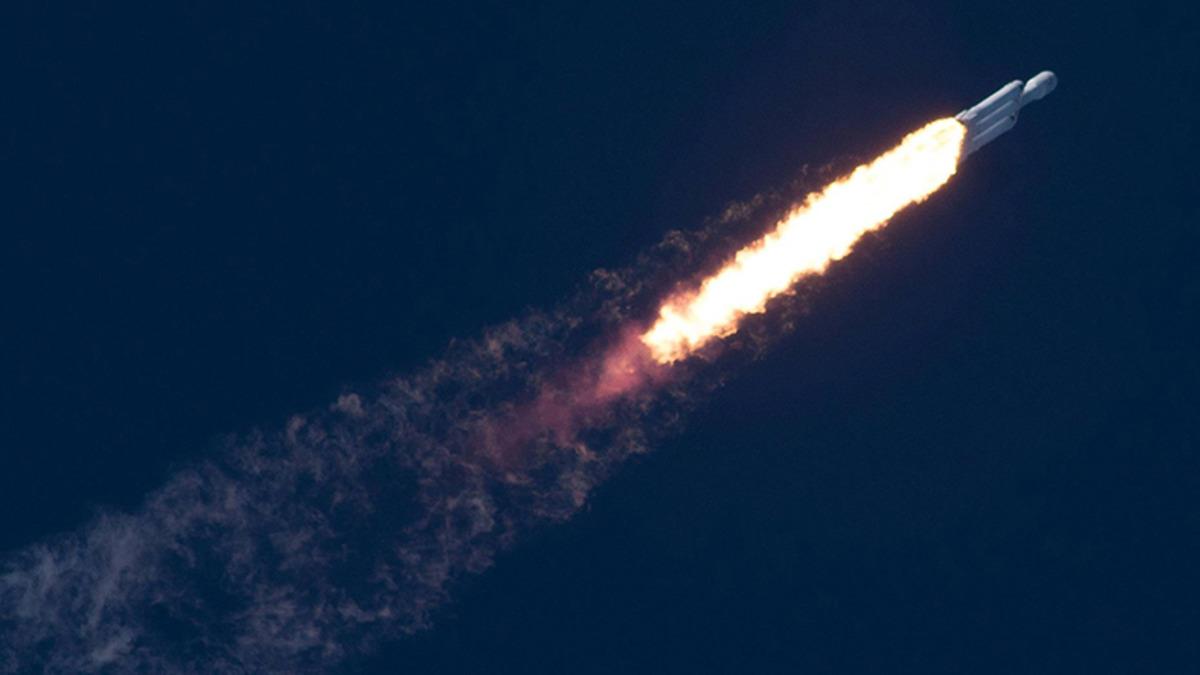SpaceX Falcon Heavy, Şu Ana Kadarki En Zorlu Uçuşta Okyanusa Çakıldı