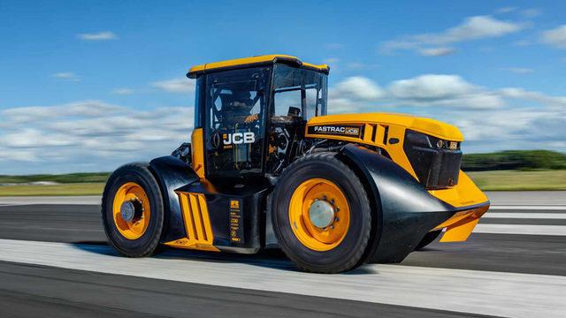 Karşınızda Dünyanın En Hızlı Traktörü: JCB Fastrac