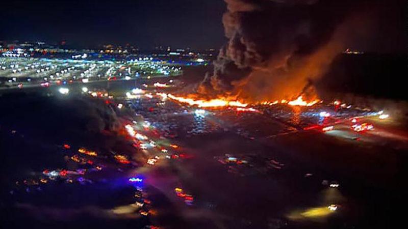 ABD’de Binlerce Kiralık Araç Çıkan Yangınla Kül Oldu (Video)