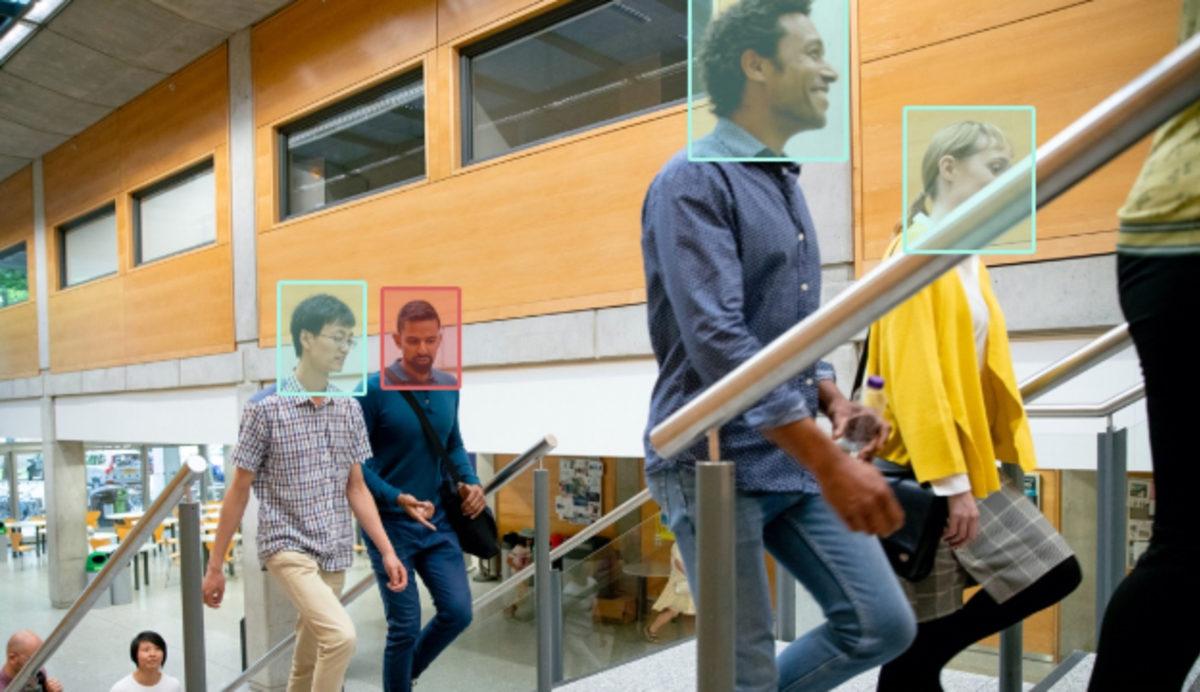 Kalabalıkta Ateşi Olan İnsanları Belirleyen Yapay Zekâ Destekli Kamera Geliştirildi