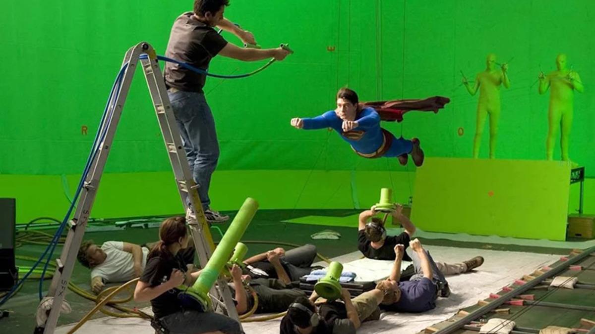 Efsane Filmlerin Karizmasını Yerle Bir Eden 15 Kamera Arkası Görüntüsü