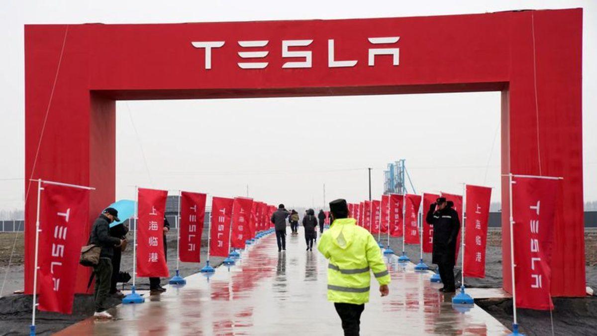 Tesla, Tek Batarya Modülünün Yangına Sebep Olduğunu Kabul Etti