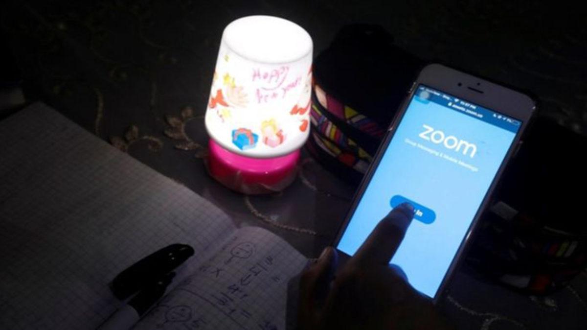 Singapur’da Zoom’la Yapılan Derste Müstehcen Görüntüler Gösterildi