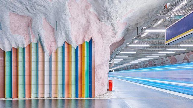 Yolculuk Ederken Kendinizi Sanat Galerisinde Hissedeceğiniz Yer: Stockholm Metrosu