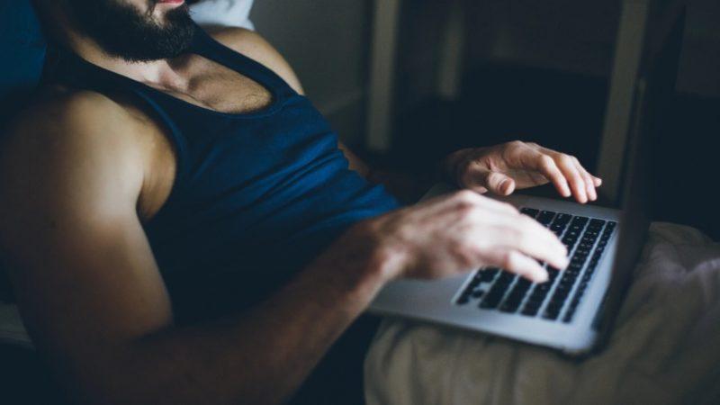 Bilim İnsanı Açıkladı: Koronavirüs Günlerinde Pornografi Tüketimi Neden Arttı?