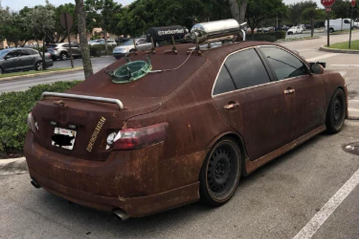 ’Bu Ne Be?’ Diyeceğiniz, İnsanın Gözünü Kanatan 22 Modifiyeli Araba