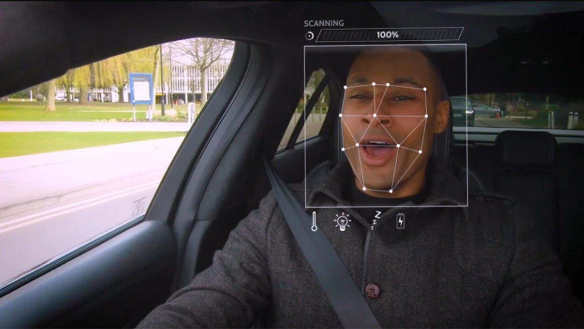 Jaguar’ın Yüz Tanılama Teknolojisi, Sürücünün Ruh Halini Algılayarak Müzik Açıyor