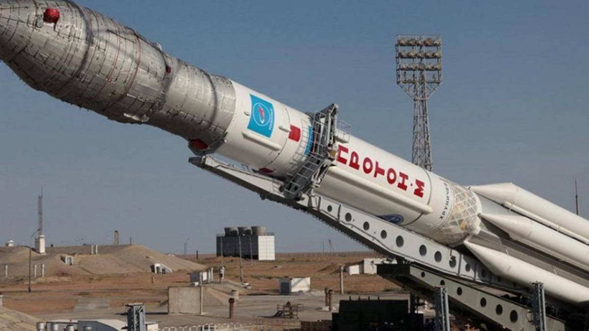 Rusya’nın Proton-M Taşıyıcı Roketi, Kalkışını Gerçekleştirdi (Video)
