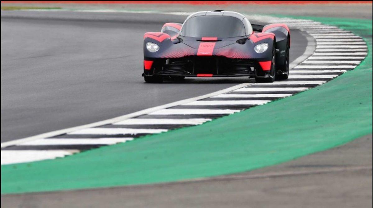 1160 Beygir Gücüne Sahip Aston Martin Valkyrie, İlk Test Turlarını Tamamladı