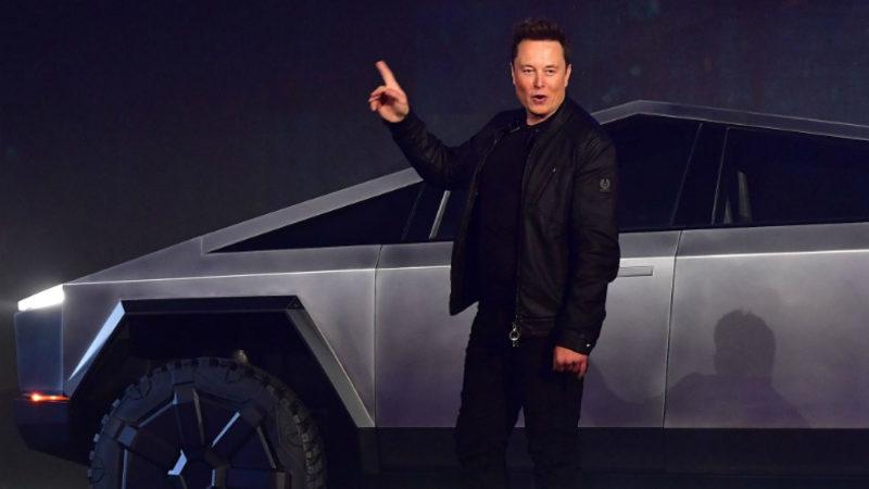 Elon Musk, Attığı Tweet’te Cybertruck’ın Yüzeceğini İddia Etti