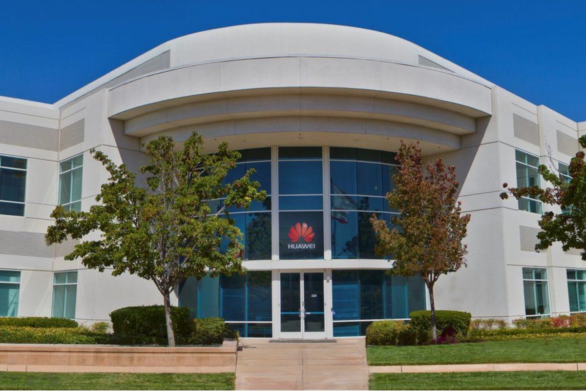 Huawei, ABD’de Yüzlerce Çalışanını İşten Çıkarıyor