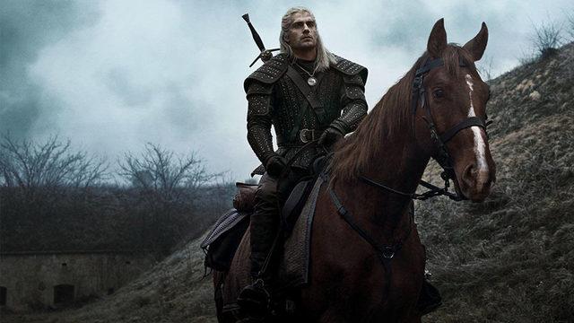 Netflix, The Witcher Dizisinden Roach’un Görselini Paylaştı