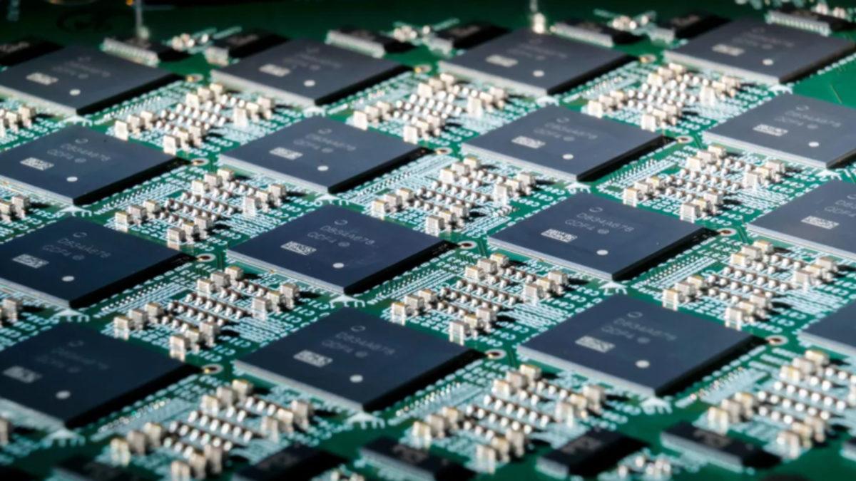 Intel’in Yeni Yapay Zekâlı İşlemcisi, Bildiğimiz İşlemcilerden 1.000 Kat Daha Hızlı Çalışıyor