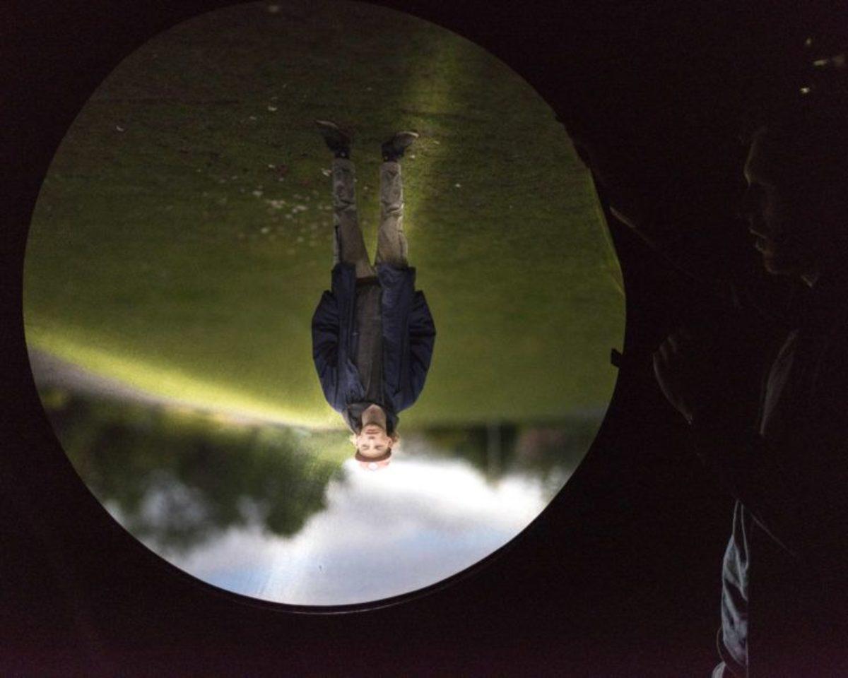 Bir Fotoğrafçı, Devasa Bir Konteyneri Fotoğraf Makinesi Haline Getirdi