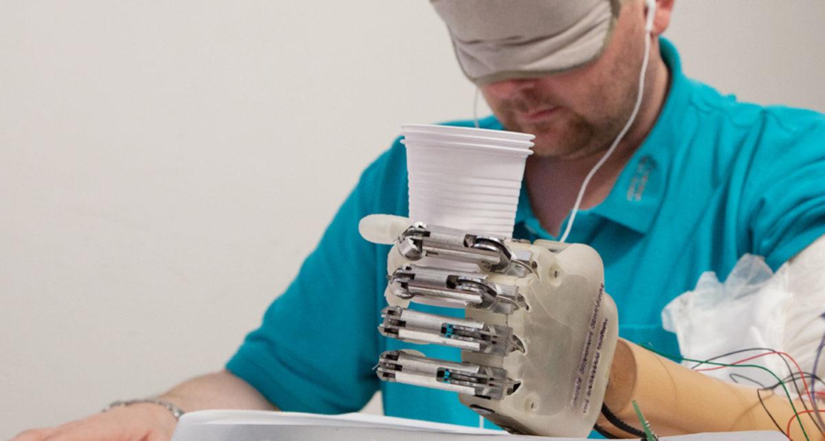 Otizmli Oğlunu Cyborga Çeviren ‘Çılgın Bilimanası’