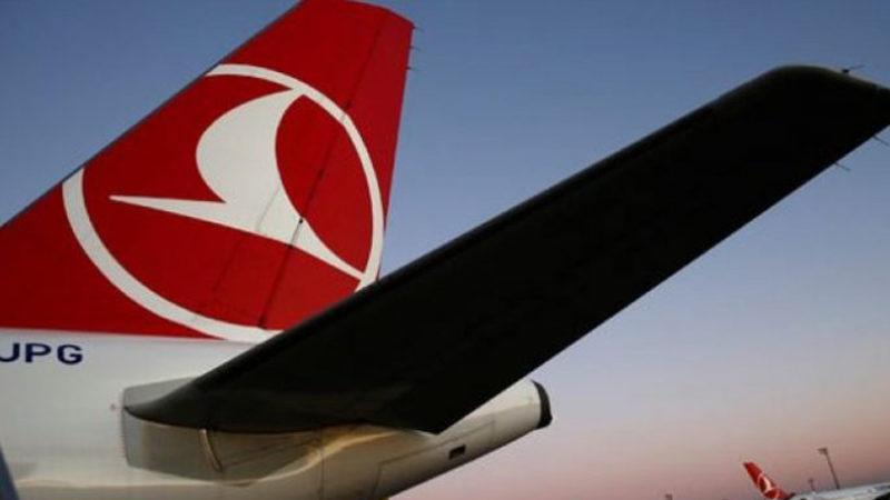 THY, 23 Nisan’a Özel Türkiye Üzerine Devasa Bir Ay Yıldız Çiziyor