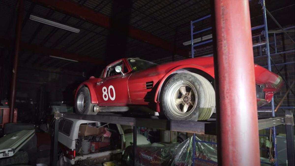 Nadir Araçların Çorap Çekmecesi Gibi İstiflendiği Araba Koleksiyonu (Video)