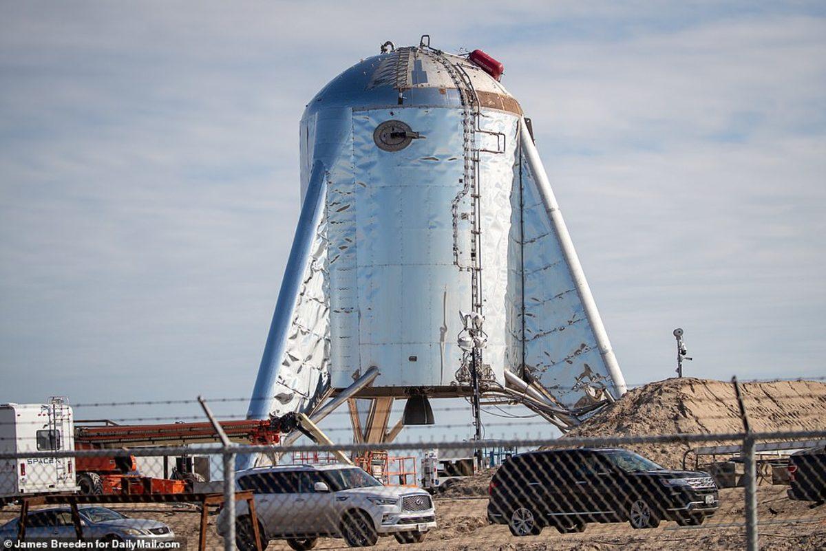 SpaceX’in Starhopper İsimli Roketi, Motor Testlerinde Alevlere Teslim Oldu (Video)