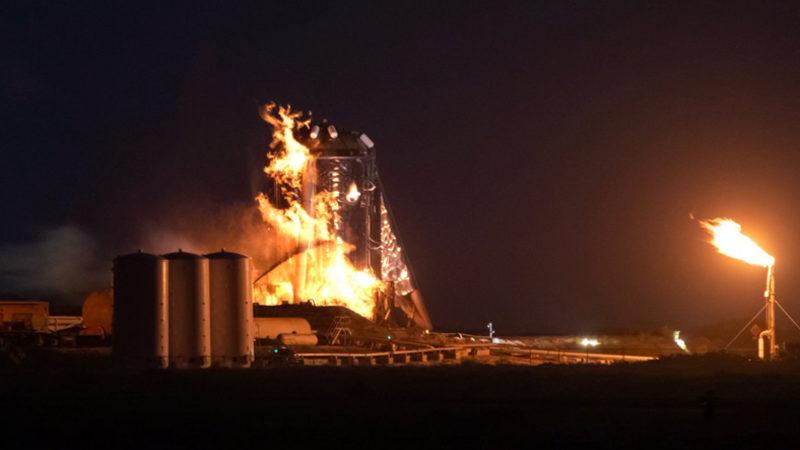 SpaceX’in Starhopper İsimli Roketi, Motor Testlerinde Alevlere Teslim Oldu (Video)