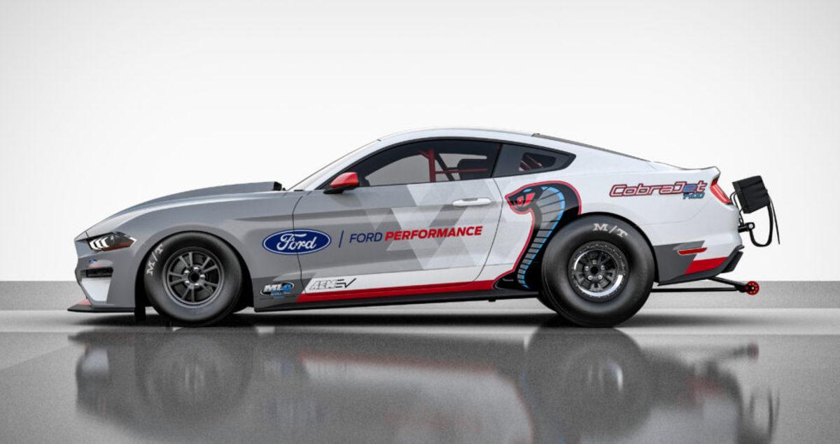 Ford, Drag Yarışları İçin 1.400 Beygirlik Bir Mustang Üretti (Video)