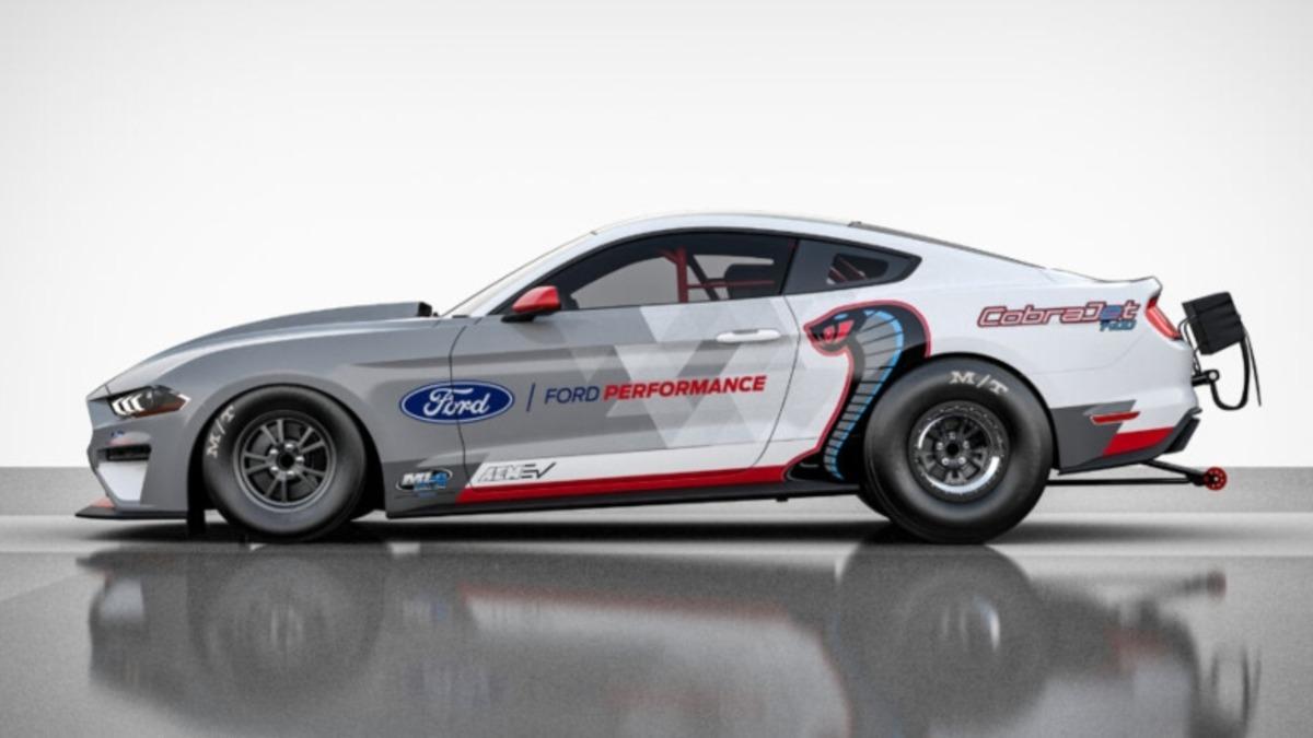 Ford, Drag Yarışları İçin 1.400 Beygirlik Bir Mustang Üretti (Video)