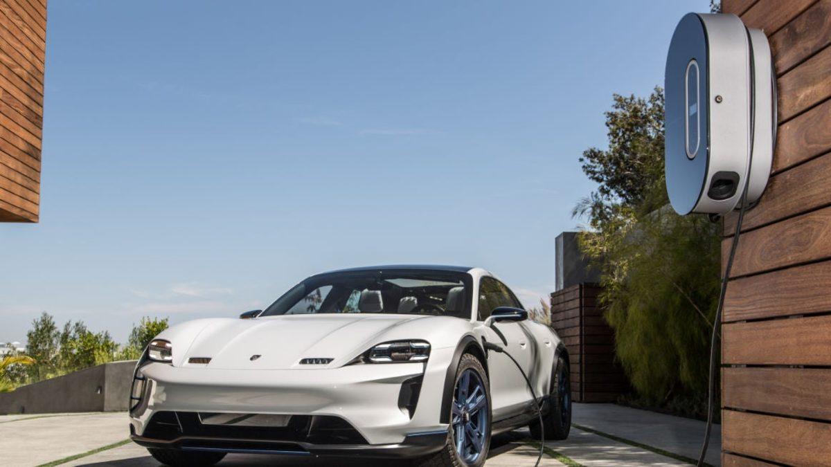 Tesla Katili Olarak Anılan Porsche Taycan İçin Üzücü Gelişme