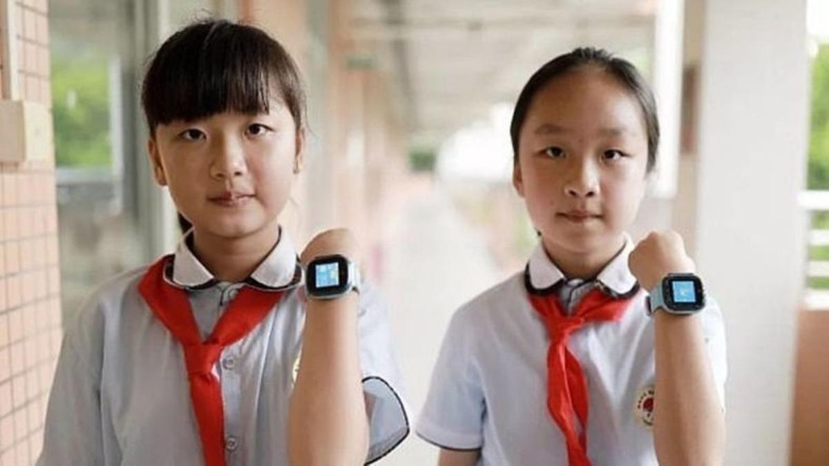 Çin’de Çocuklara 17 Bin Akıllı Saat Dağıtıldı
