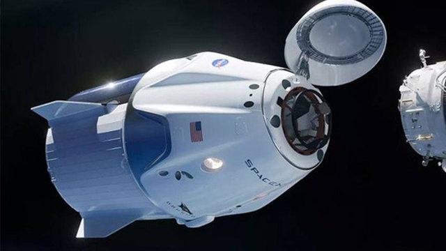 SpaceX, Crew Dragon İçin Yeni Bir Paraşüt Sistemi Geliştirdi (Video)