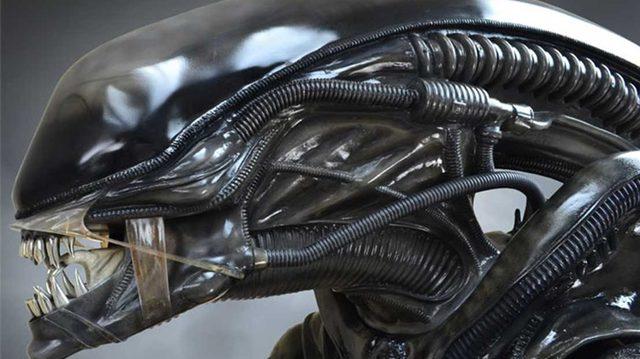 Alien Filmindeki Yaratığın 8 Bin Dolar Değerindeki 2,5 Metrelik Heykeli Yapıldı