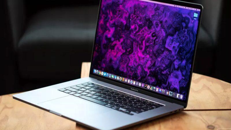 MacBook Pro’ların Sol Taraftaki Girişten Şarj Edildiğinde Isındığı Ortaya Çıktı