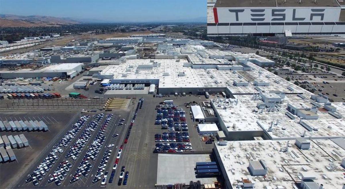 Tesla, ’Evde Kal’ Kararları Kalkmadan İşçilerine Geri Dönme Çağrıları Yaptı