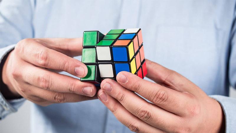 DeepCubeA İsimli Yapay Zeka, Rubik Küp Yarışında Klasik Robotlardan Geride Kaldı