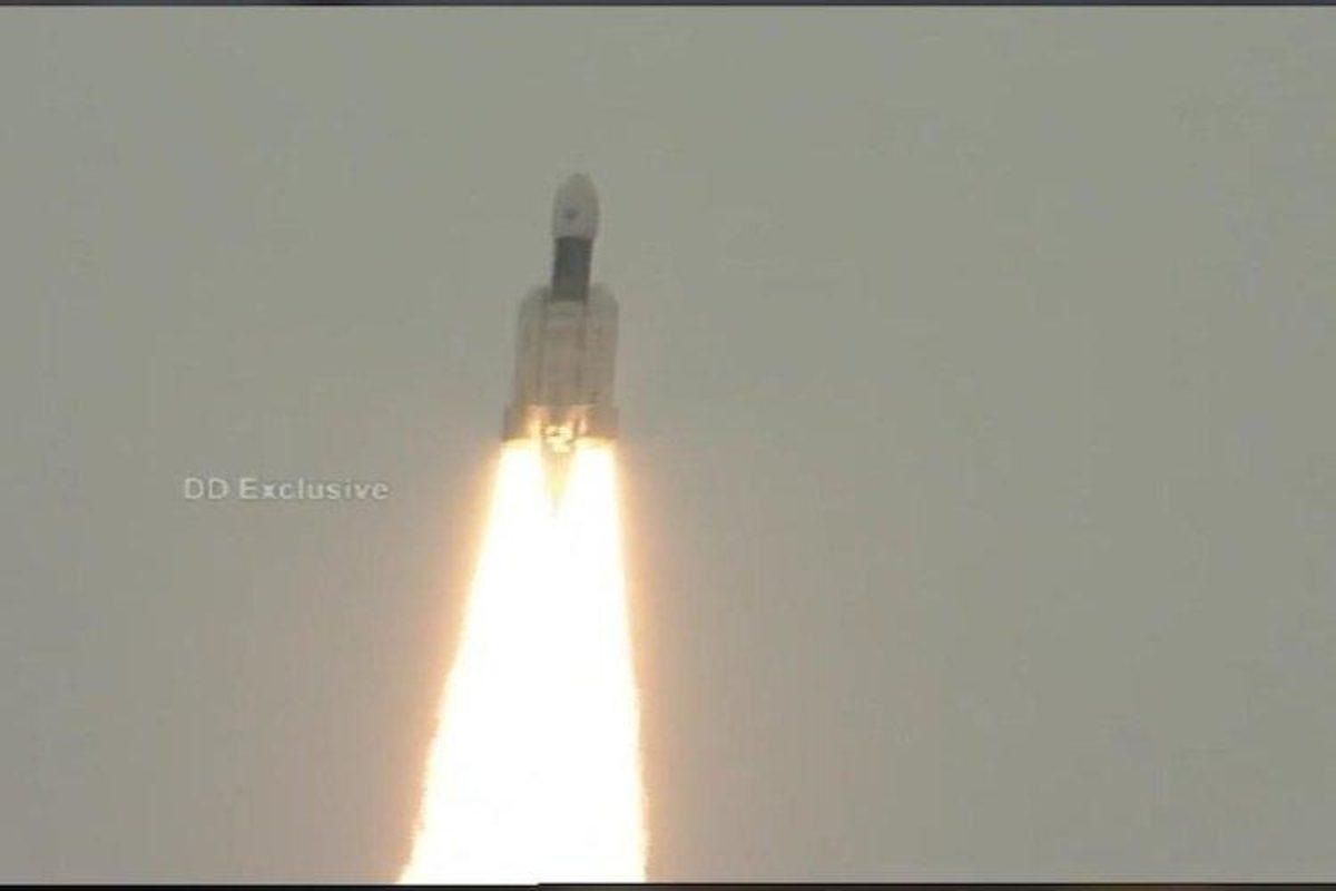 Hindistan, Ay Keşif Aracı Chandrayaan-2’yi Başarıyla Fırlattı