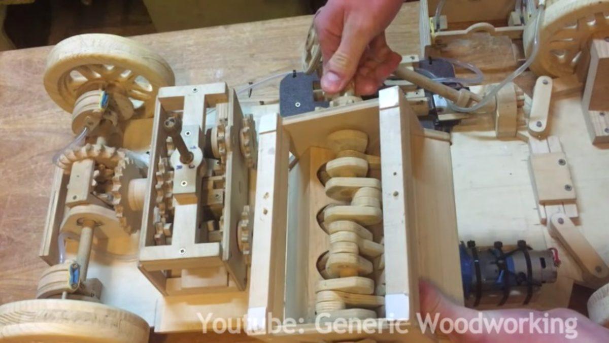 17 Yaşındaki Lise Öğrencisinin Ahşaptan Ürettiği Fonksiyonel Araba Modeli (Video)