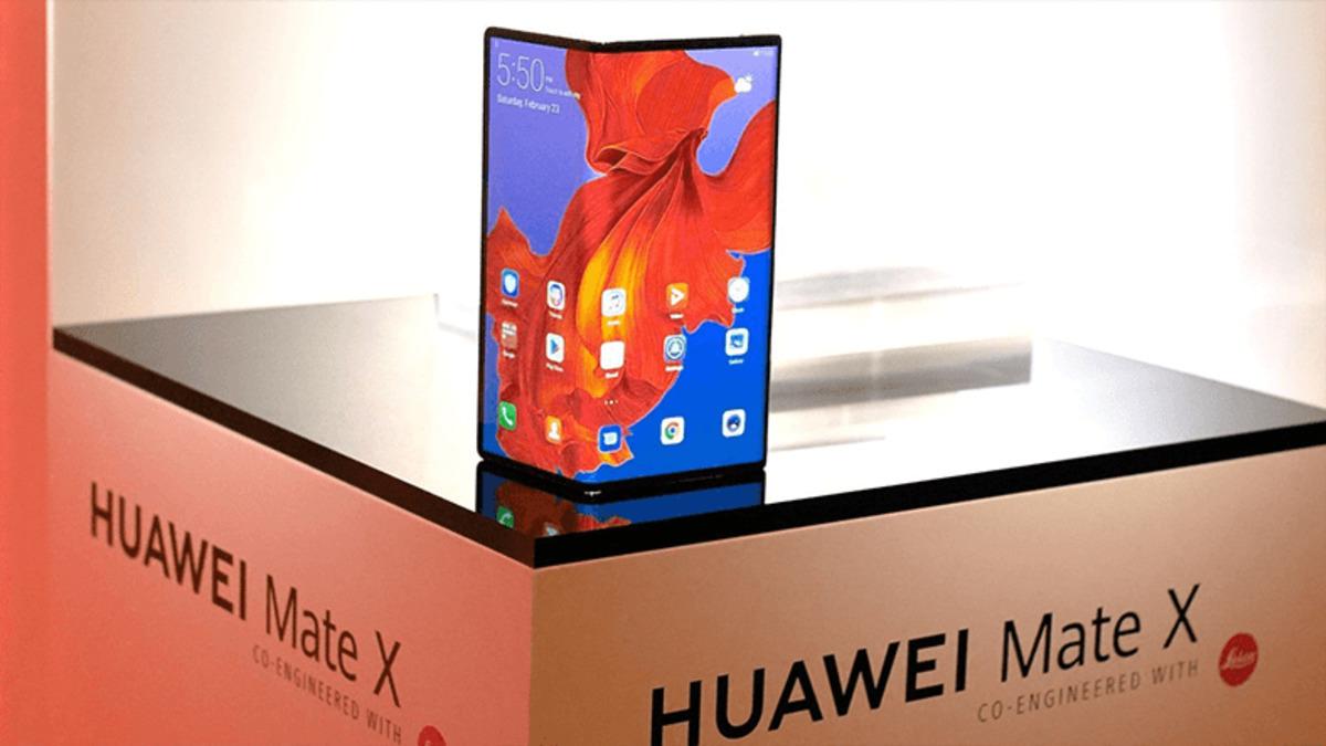 Huawei, Katlanabilir Telefonu Mate X’in Bataryasını Küçültme Kararı Aldı