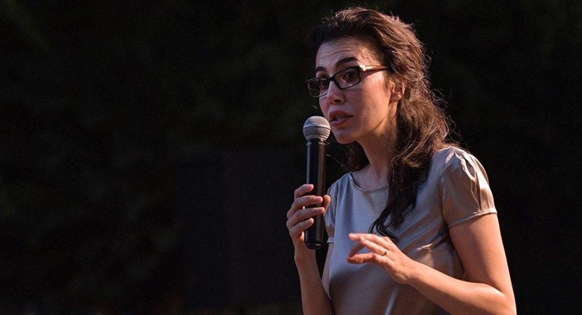 Azra Kohen’den Fi Dizisi Hakkında Açıklama: İzlerken Kahroldum